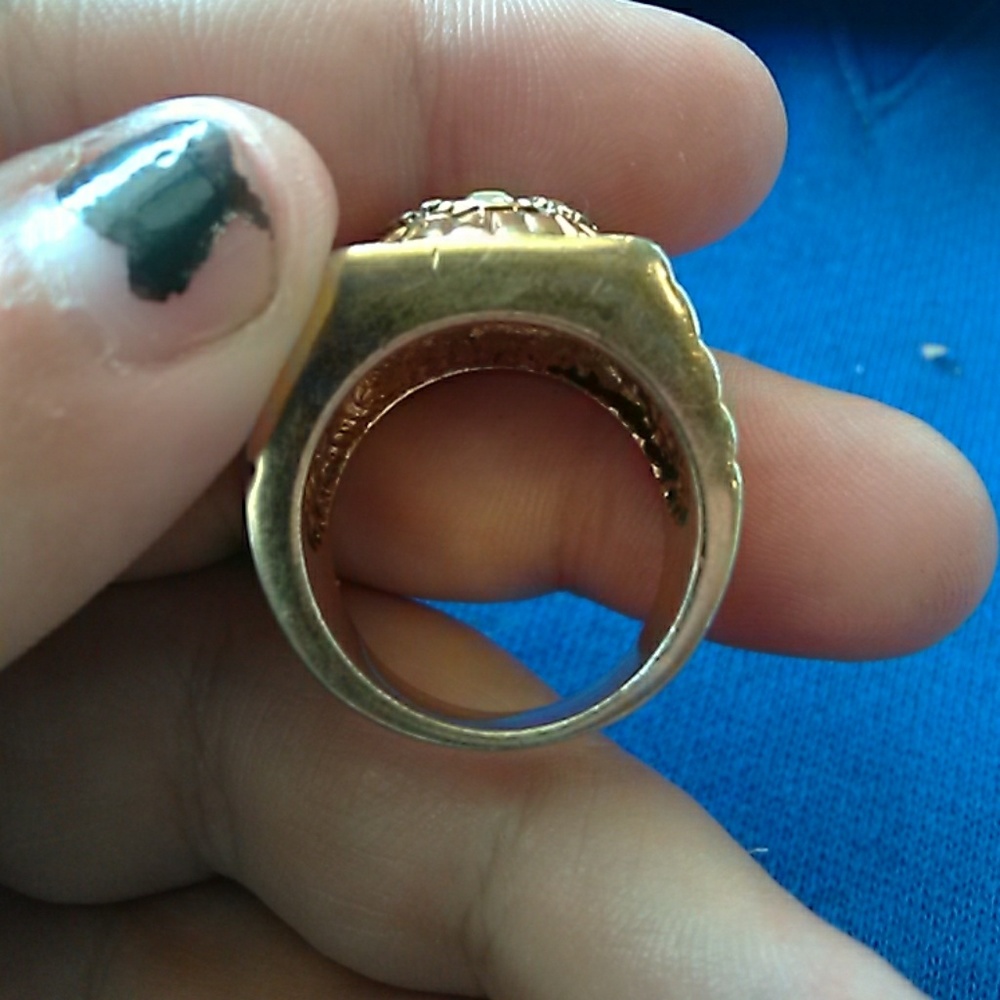 Ring - Picture 2 of 3